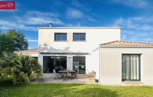 Rezé, Maison Familiale